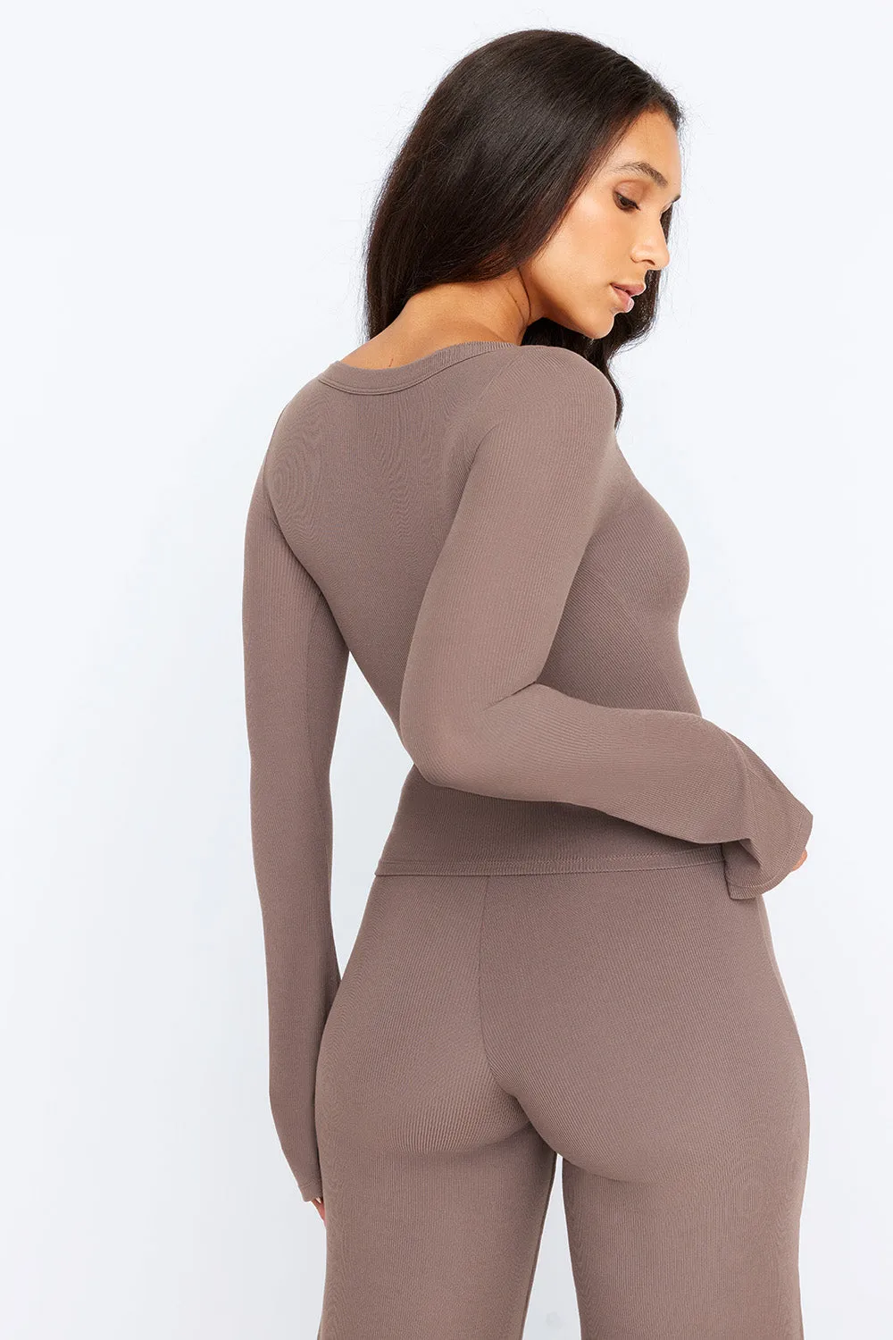 365 SCULPTING LOUNGE SPLIT LONG SLEEVE TOP - MOCHA