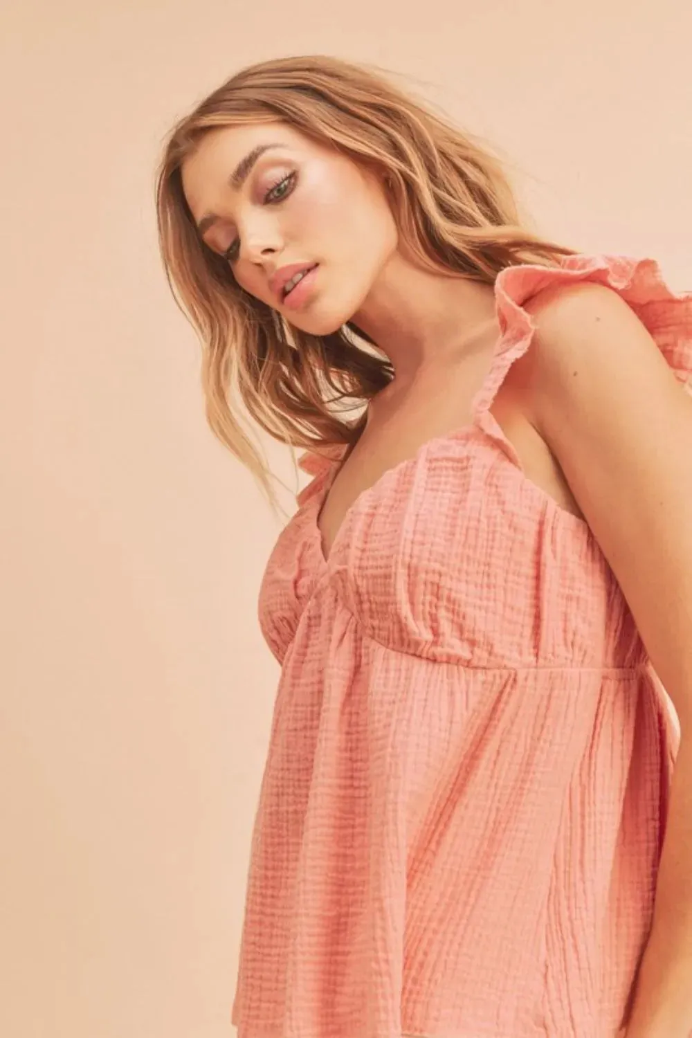Aemi   Co Sweetheart Neck Ruffled Strap Top