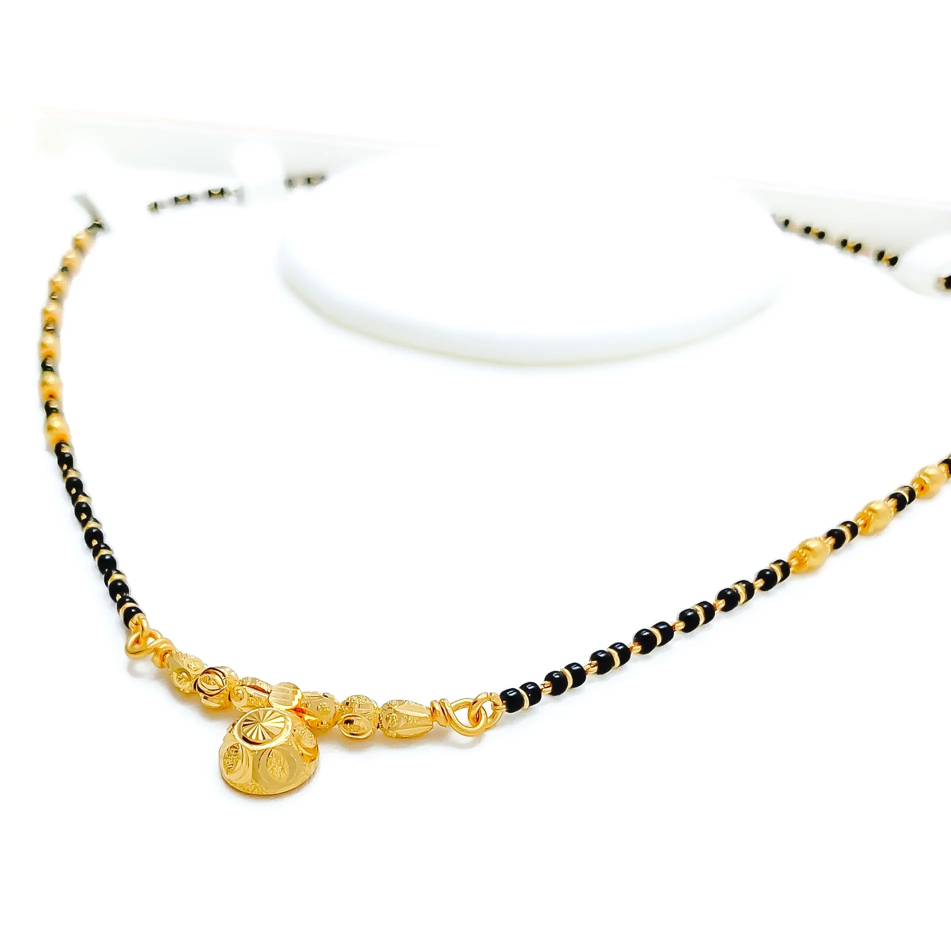 Classic Alluring 22k Gold Thali Mangal Sutra