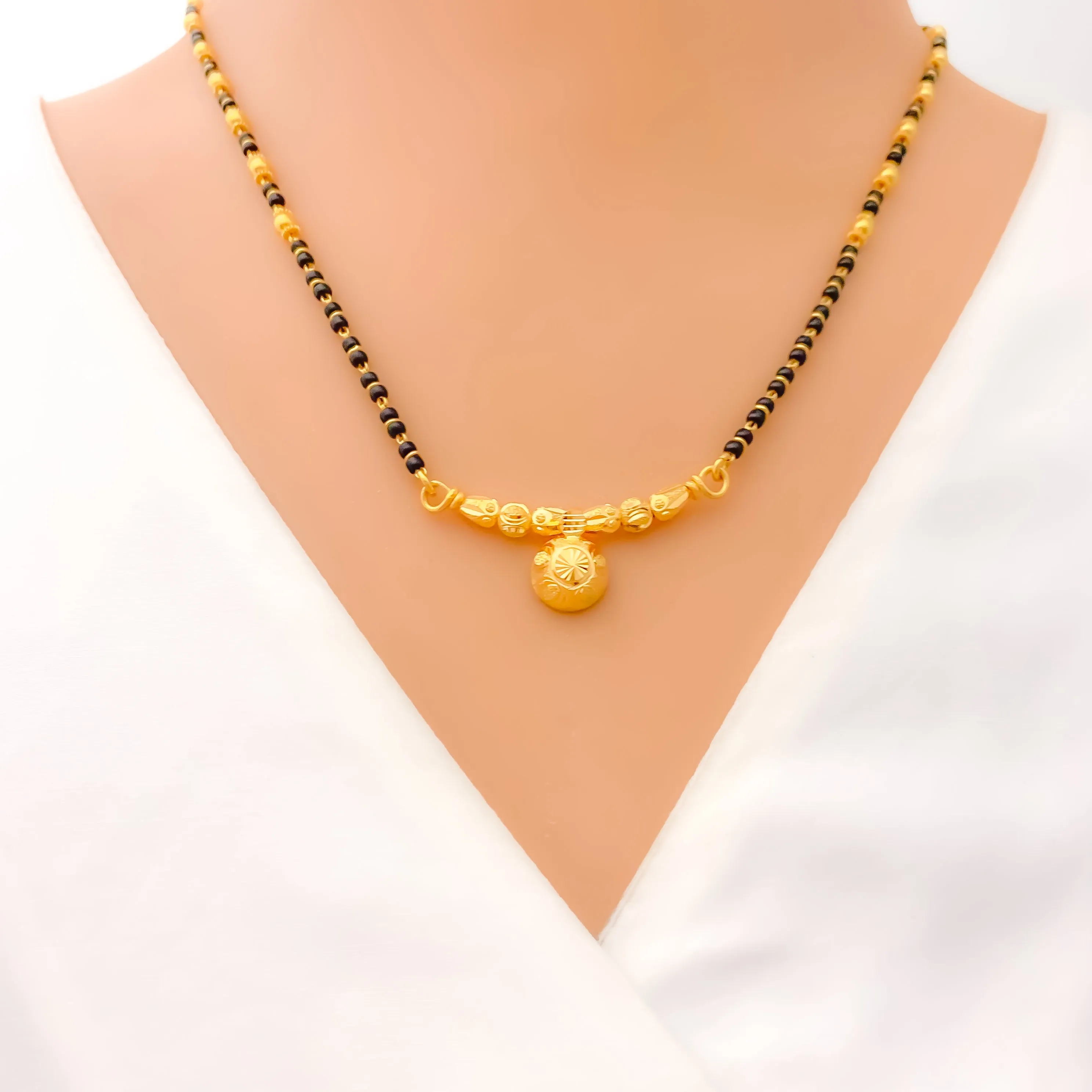 Classic Alluring 22k Gold Thali Mangal Sutra