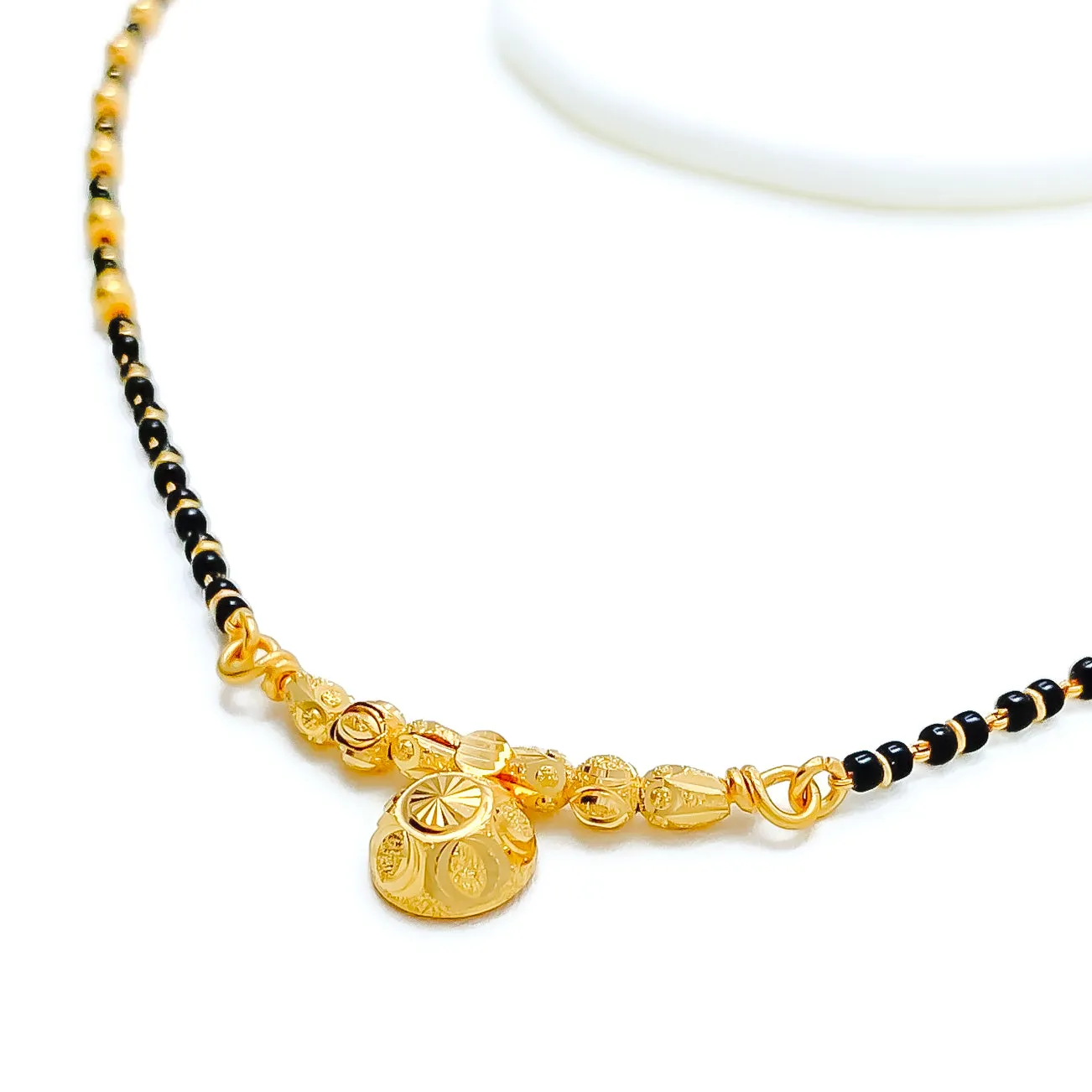 Classic Alluring 22k Gold Thali Mangal Sutra