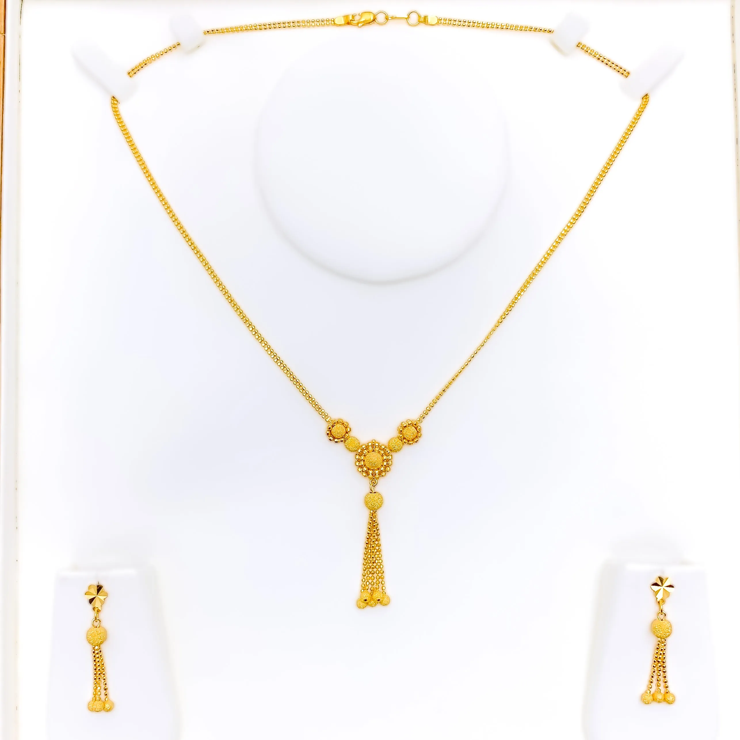 Fashionable Blooming Flower 22K Gold Necklace Set