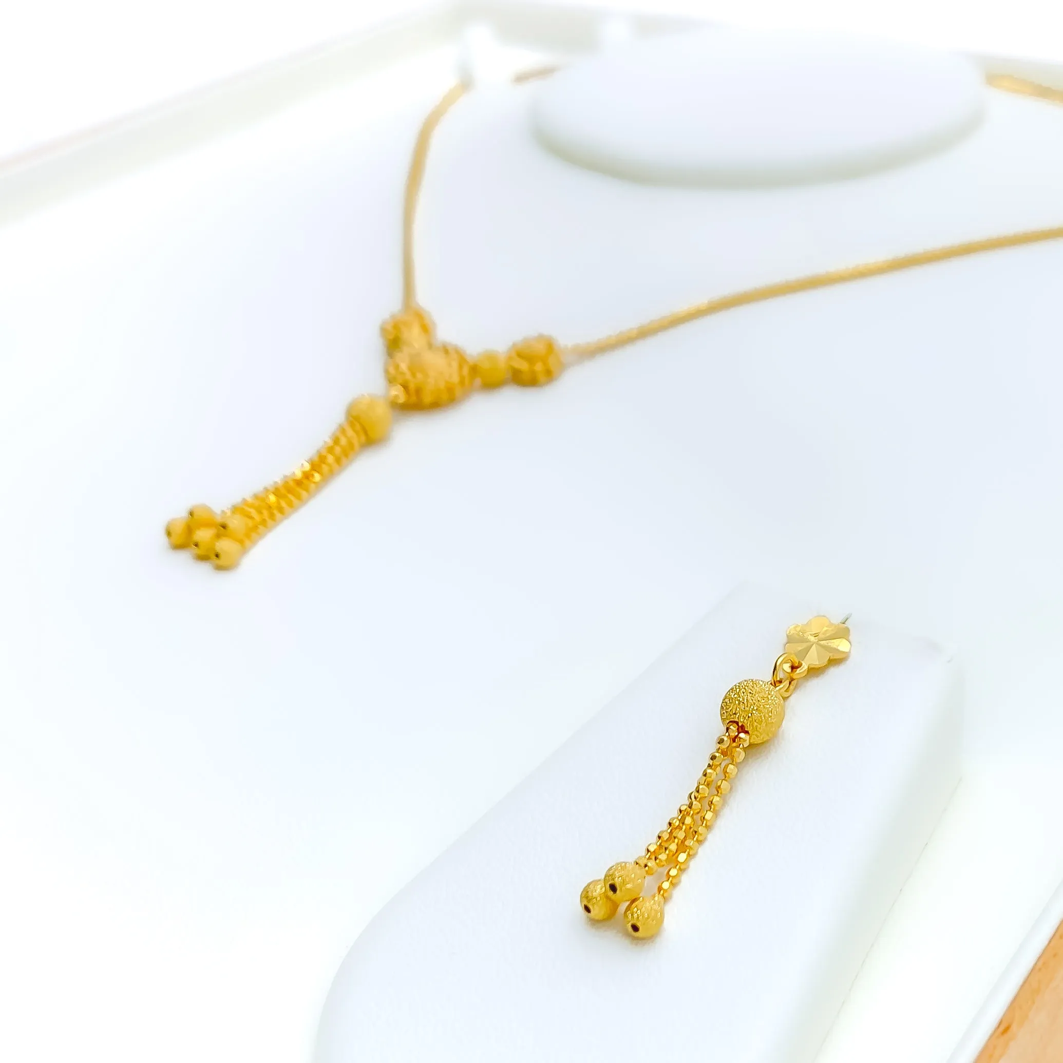 Fashionable Blooming Flower 22K Gold Necklace Set