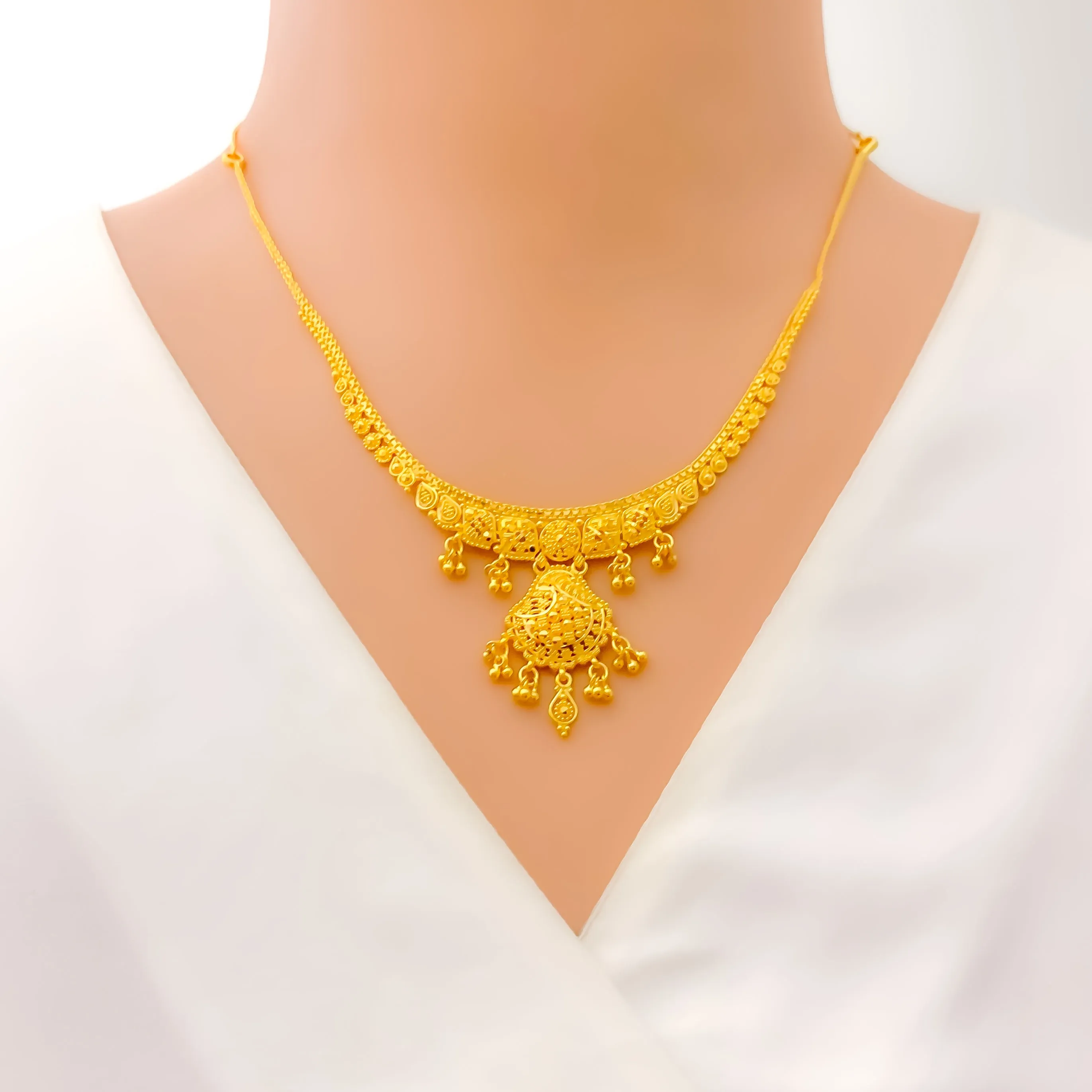 Glimmering Sophisticated 22k Gold Tasseled Necklace Set