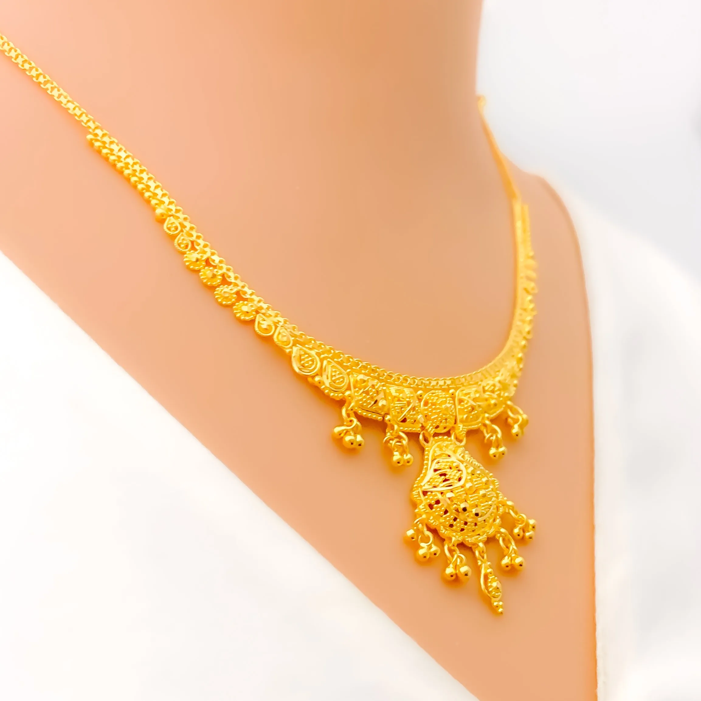 Glimmering Sophisticated 22k Gold Tasseled Necklace Set