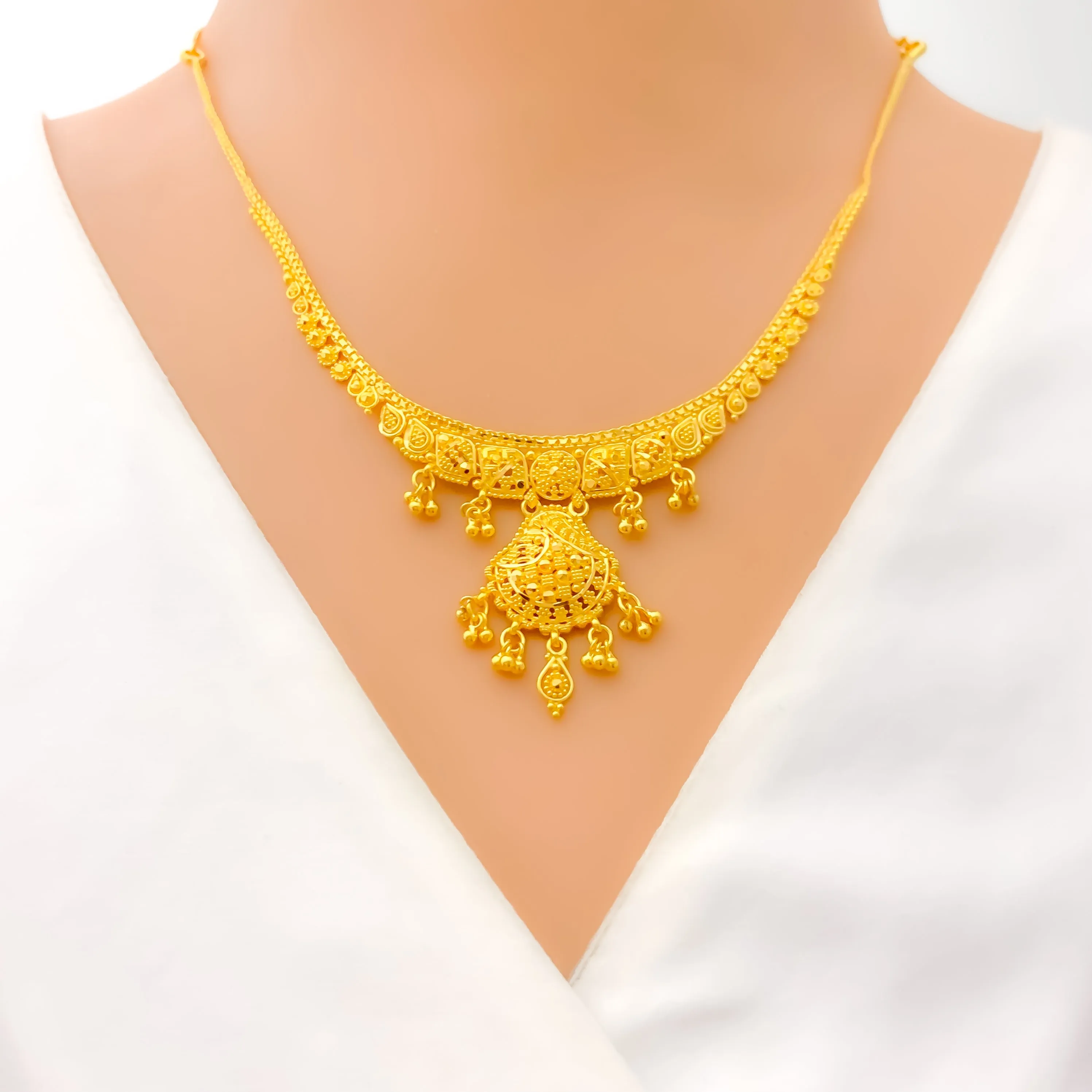 Glimmering Sophisticated 22k Gold Tasseled Necklace Set