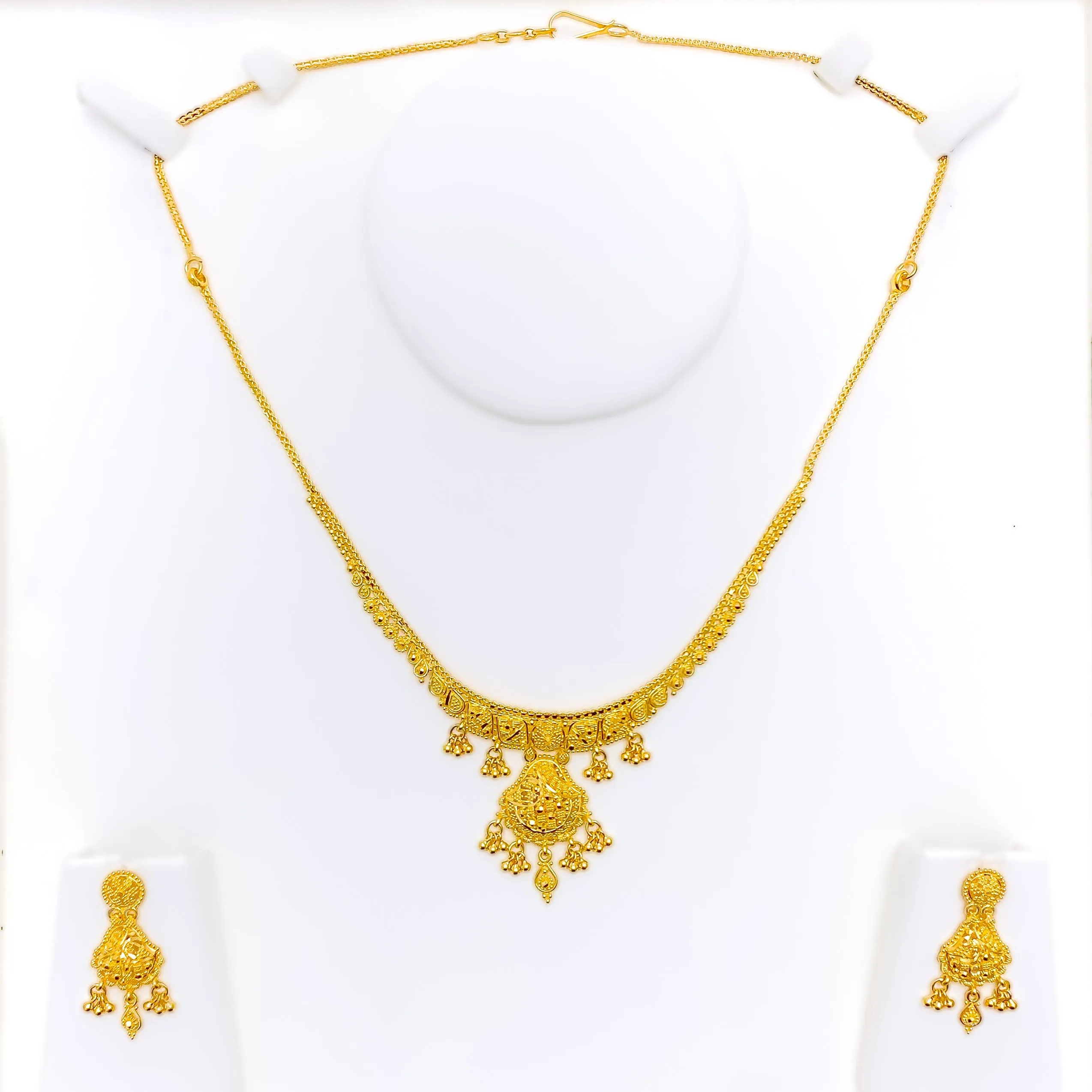 Glimmering Sophisticated 22k Gold Tasseled Necklace Set