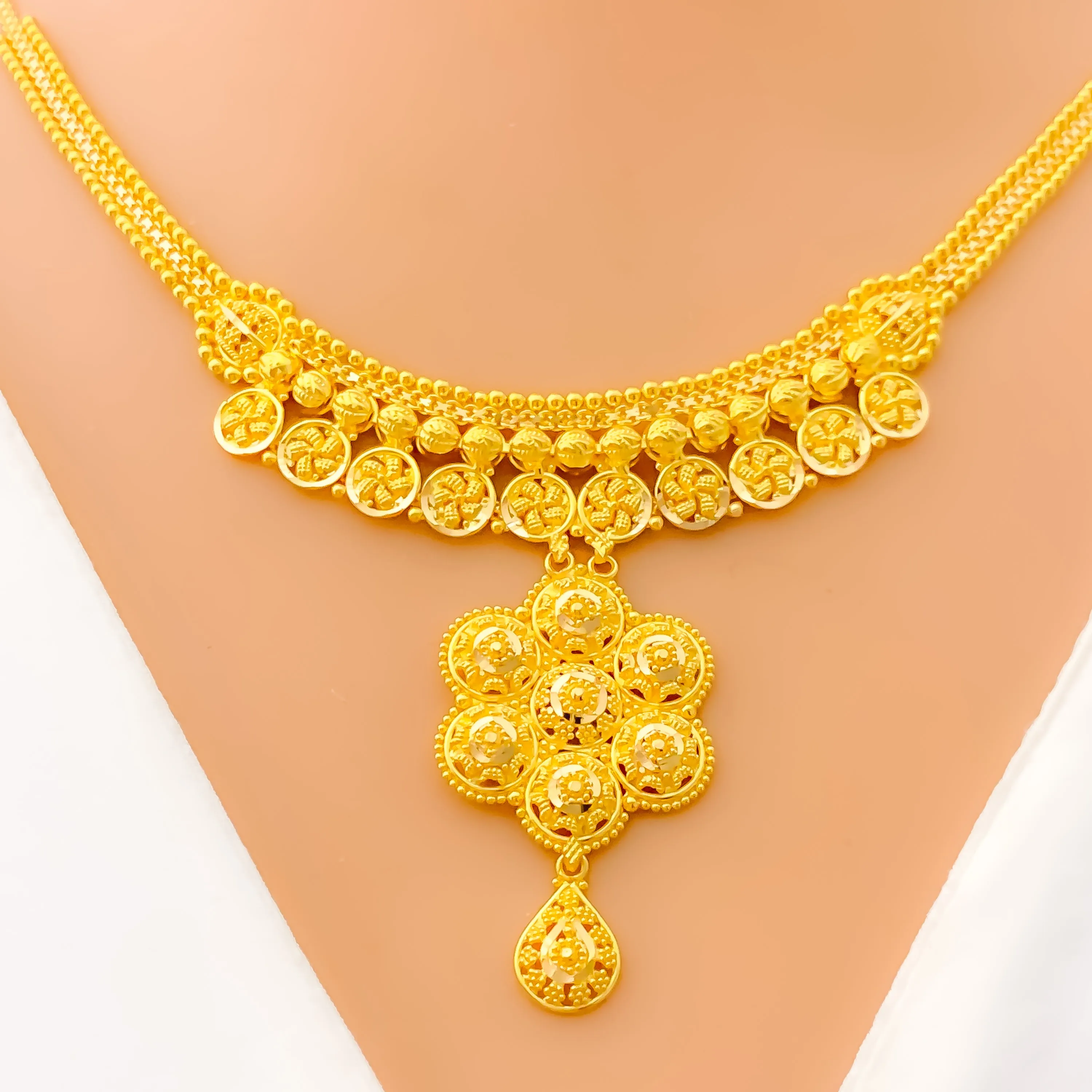 Gorgeous Blooming Flower 22k Gold Necklace Set