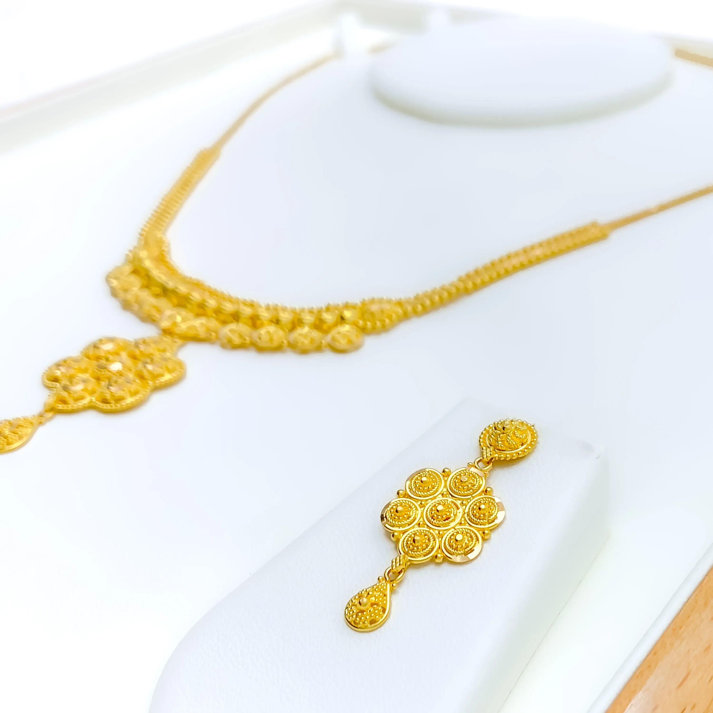 Gorgeous Blooming Flower 22k Gold Necklace Set