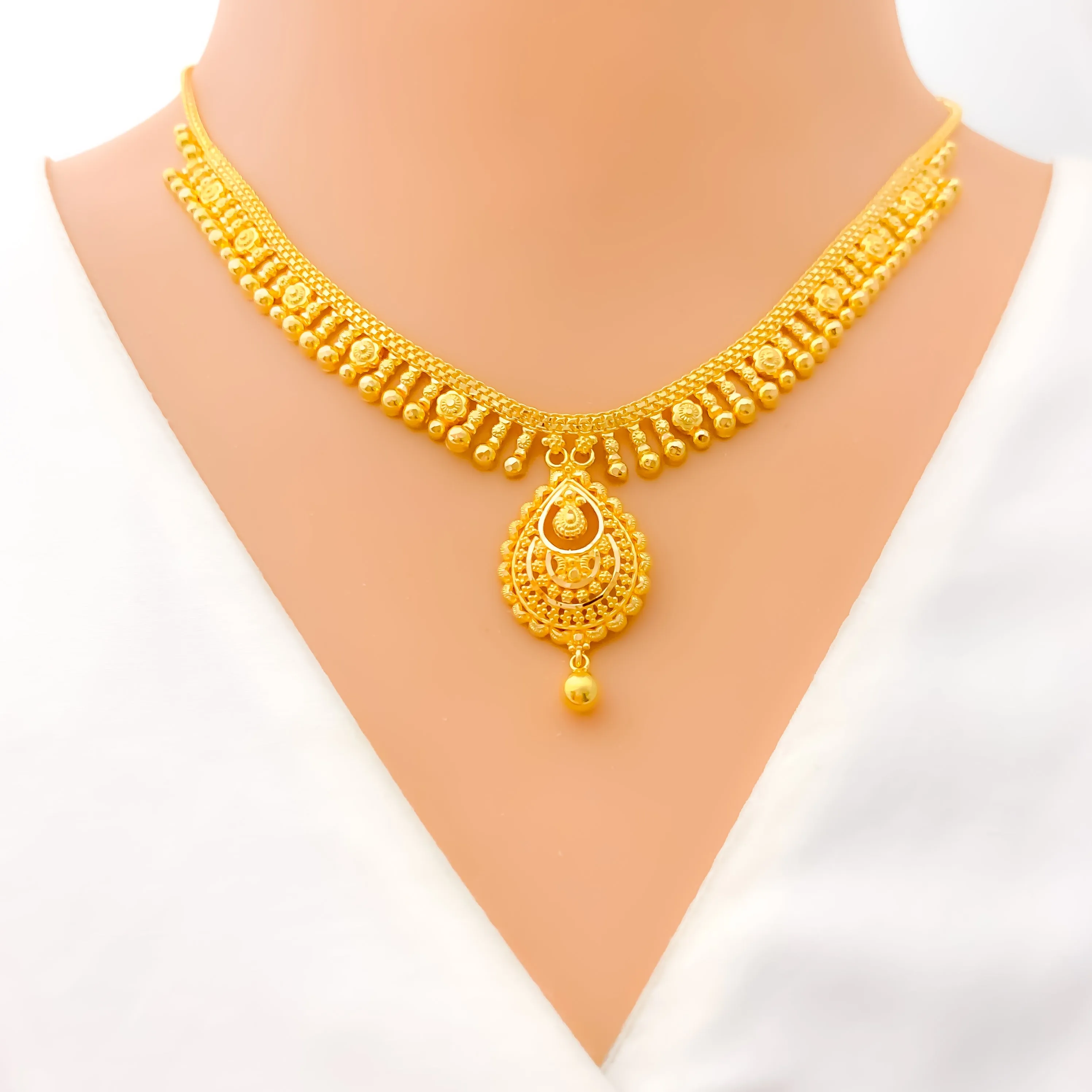 Gorgeous Dapper 22k Gold Dangling Necklace Set