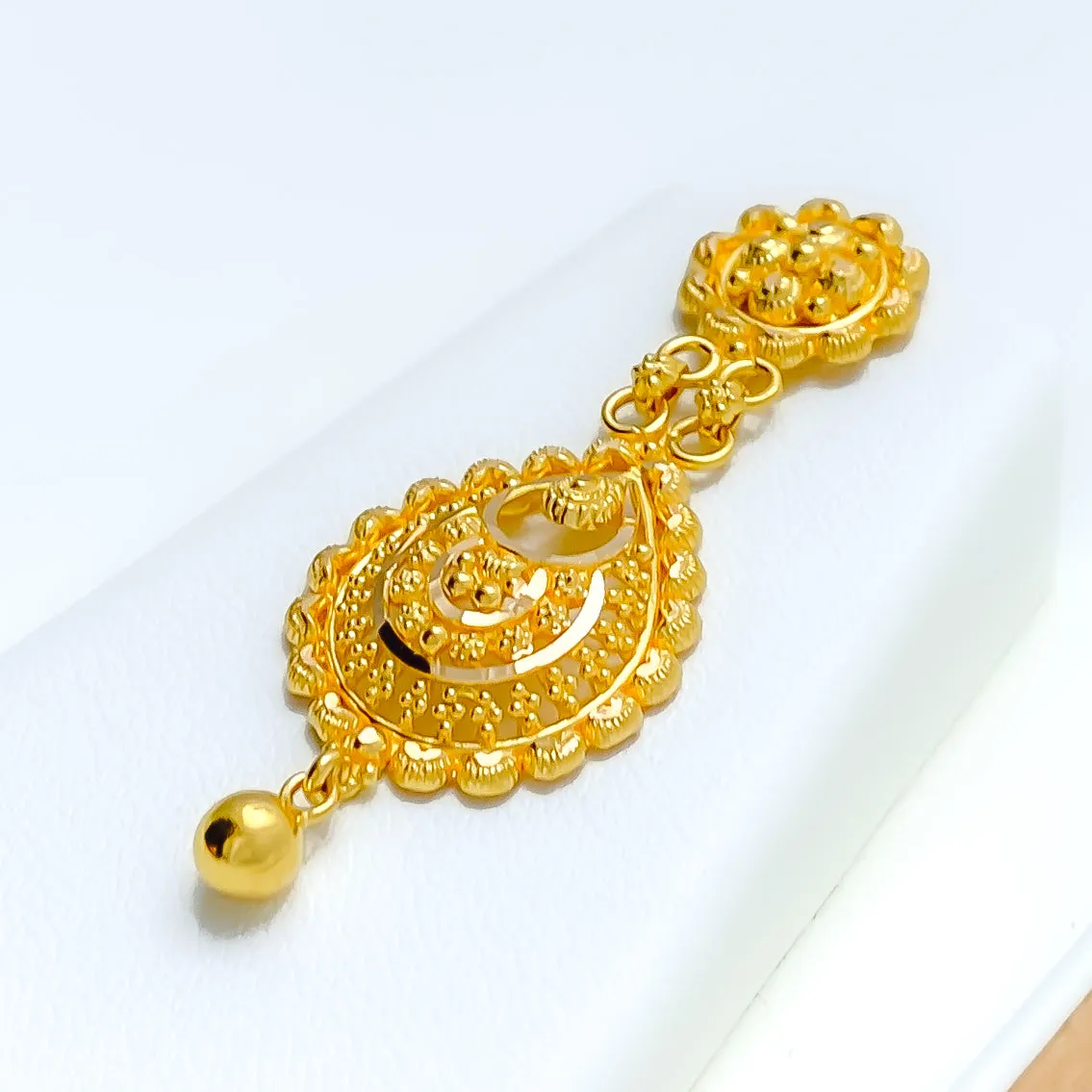 Gorgeous Dapper 22k Gold Dangling Necklace Set