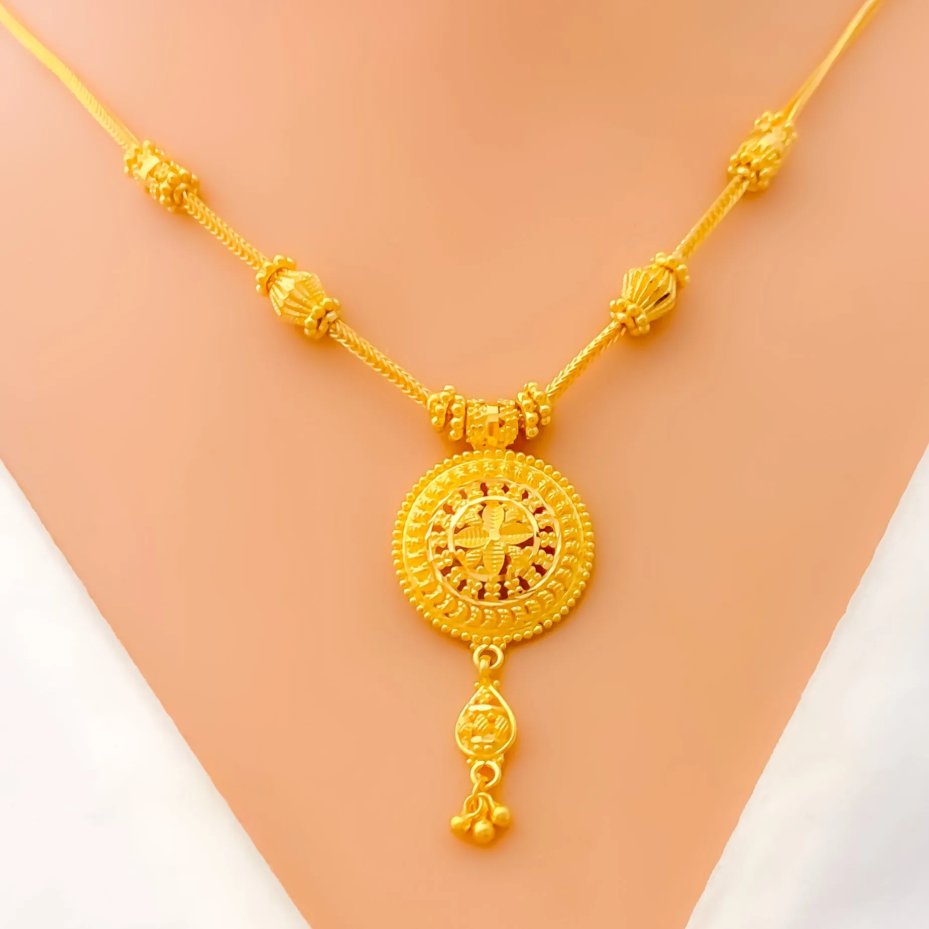 Graceful Floral Dome 22k Gold Necklace Set