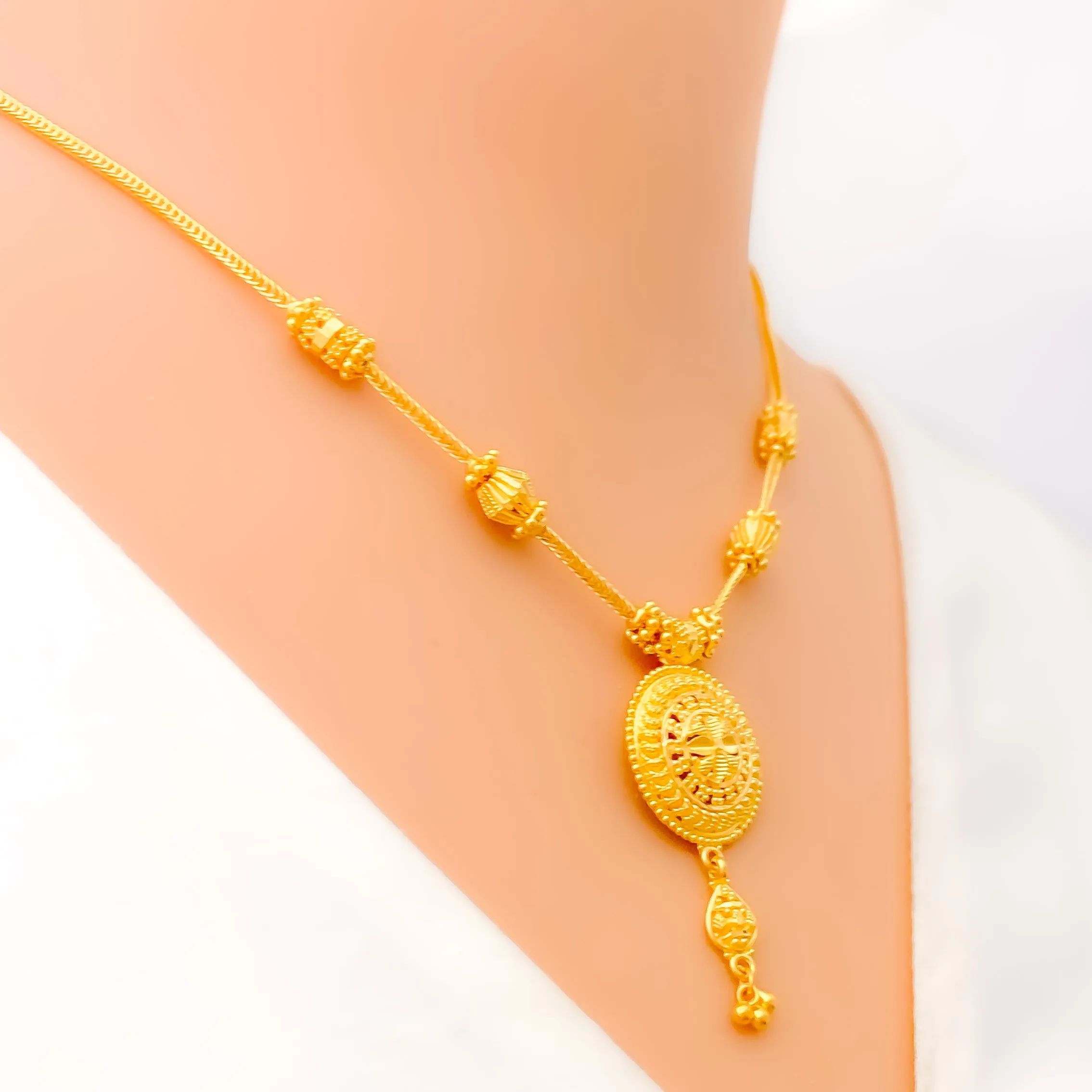Graceful Floral Dome 22k Gold Necklace Set