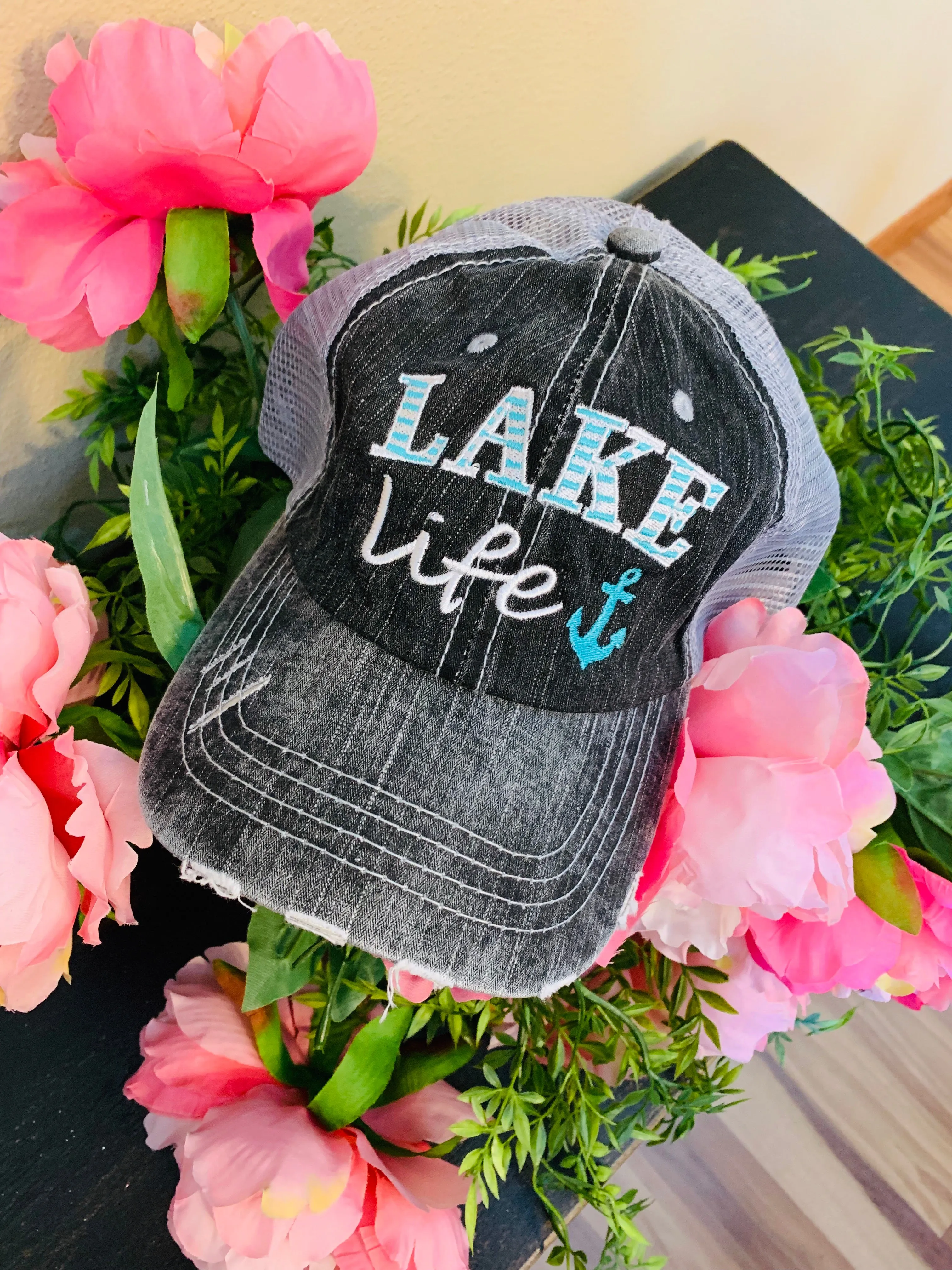 Hats and clothing { I’m on lake time } Black • S - 3XL • Tank tops