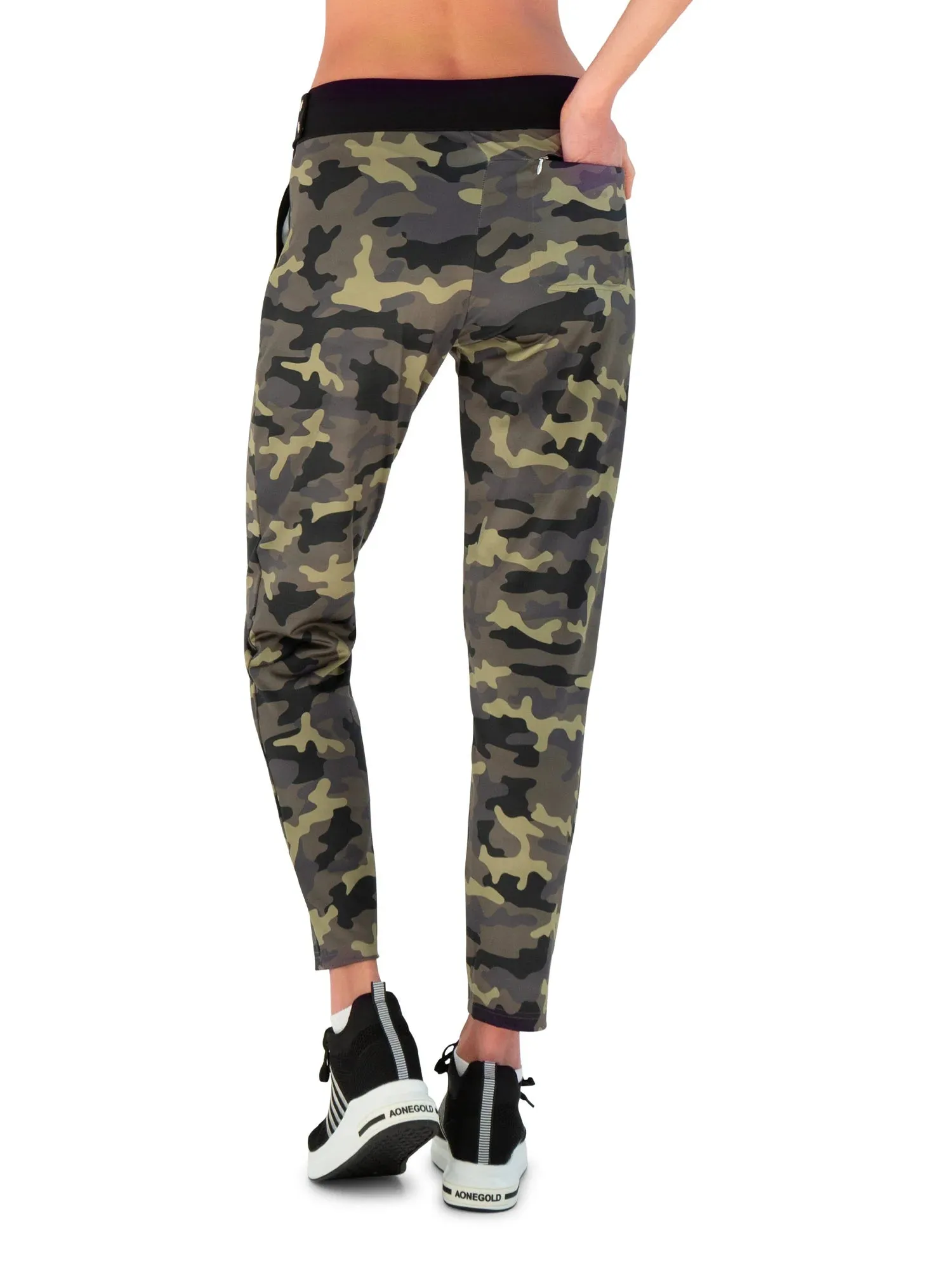 InPhorm Fitted Pencil Shape Golf Pant Camo Womens