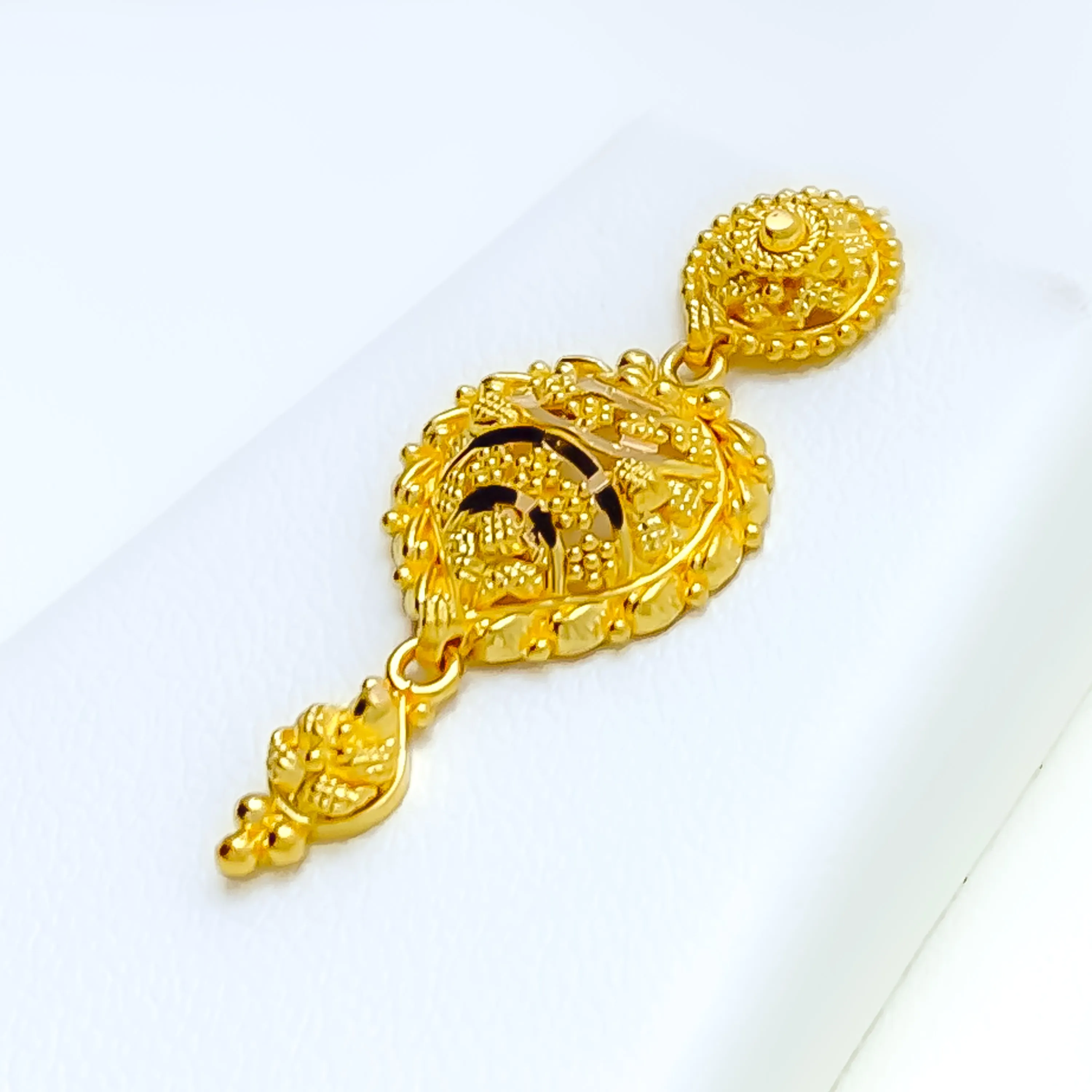 Intricate Opulent Floral 22k Gold Necklace Set