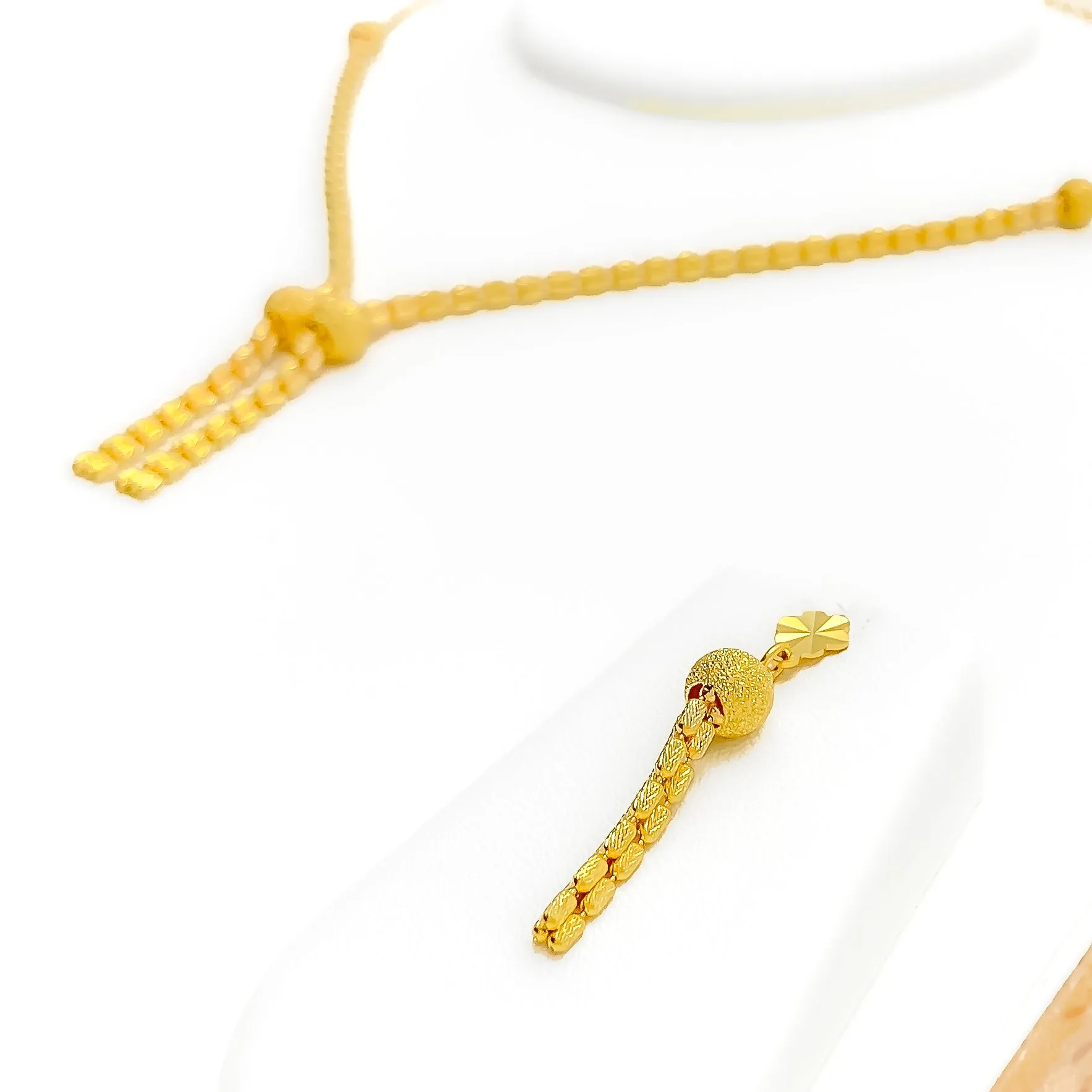 Mesmerizing Modish 22K Gold Rare Necklace Set
