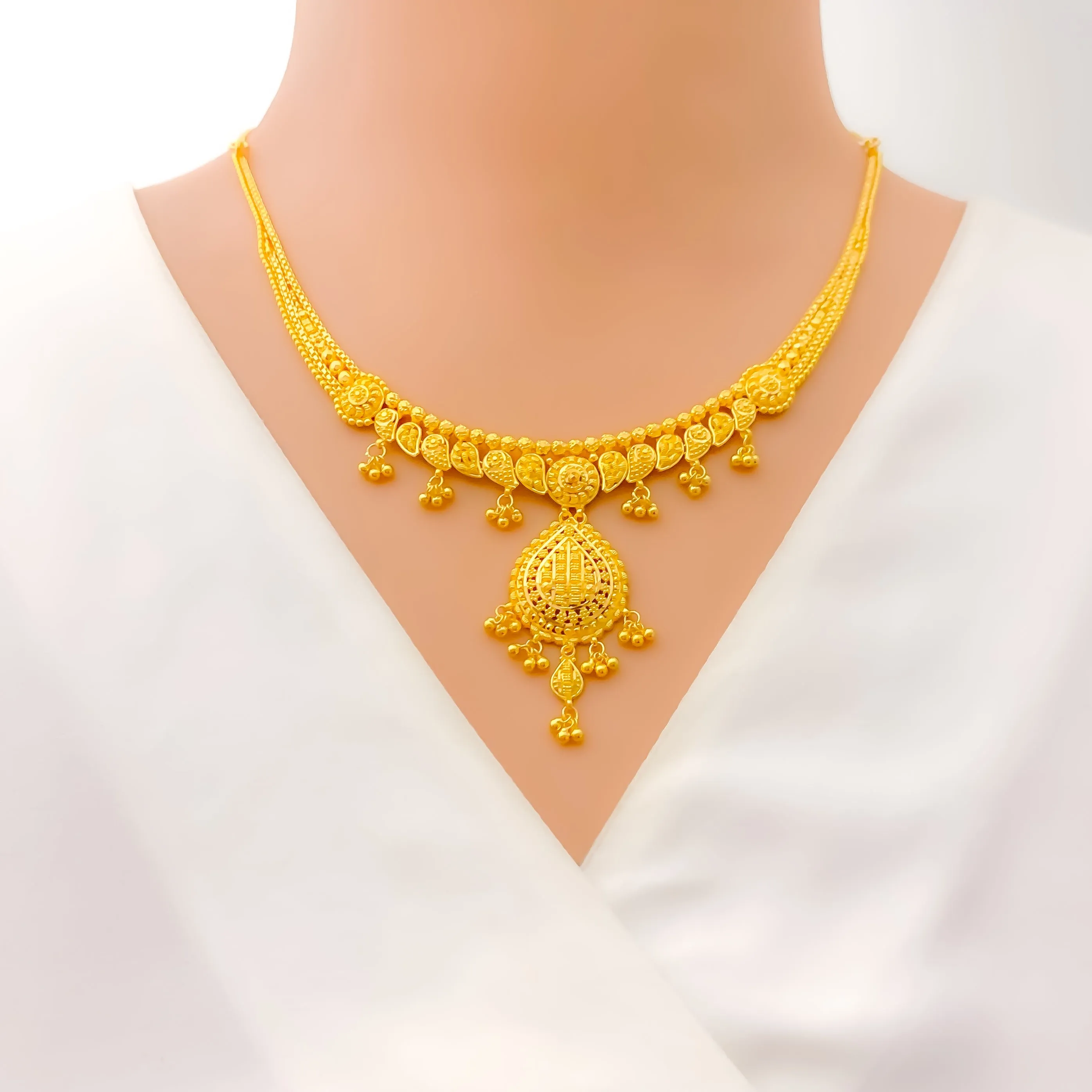 Mesmerizing Traditional Drop 22k Gold Necklace Set
