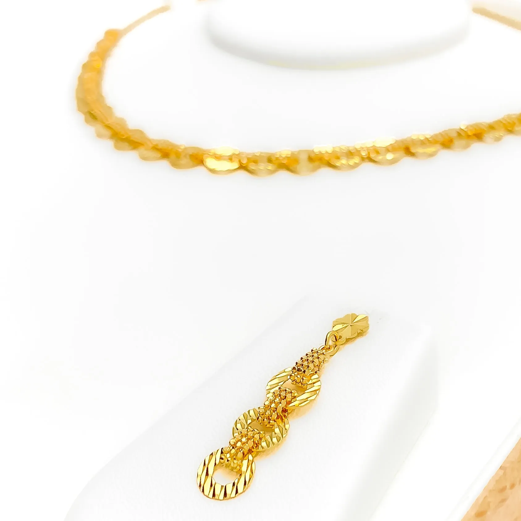 Modern Interlinked Halo 22K Gold Necklace Set