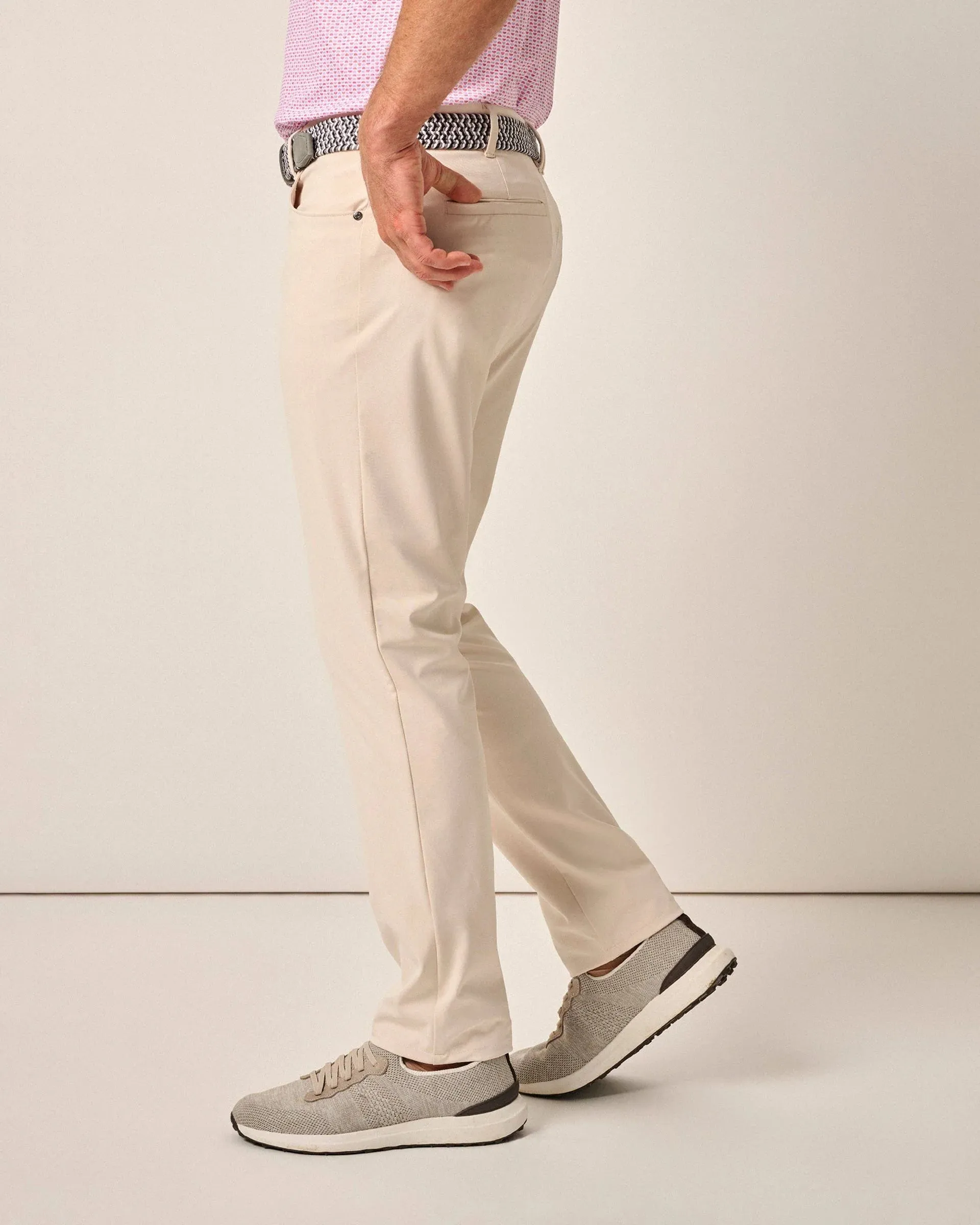 MOMENTUM PERFORMANCE PANT (STONE) - JOHNNIE - O