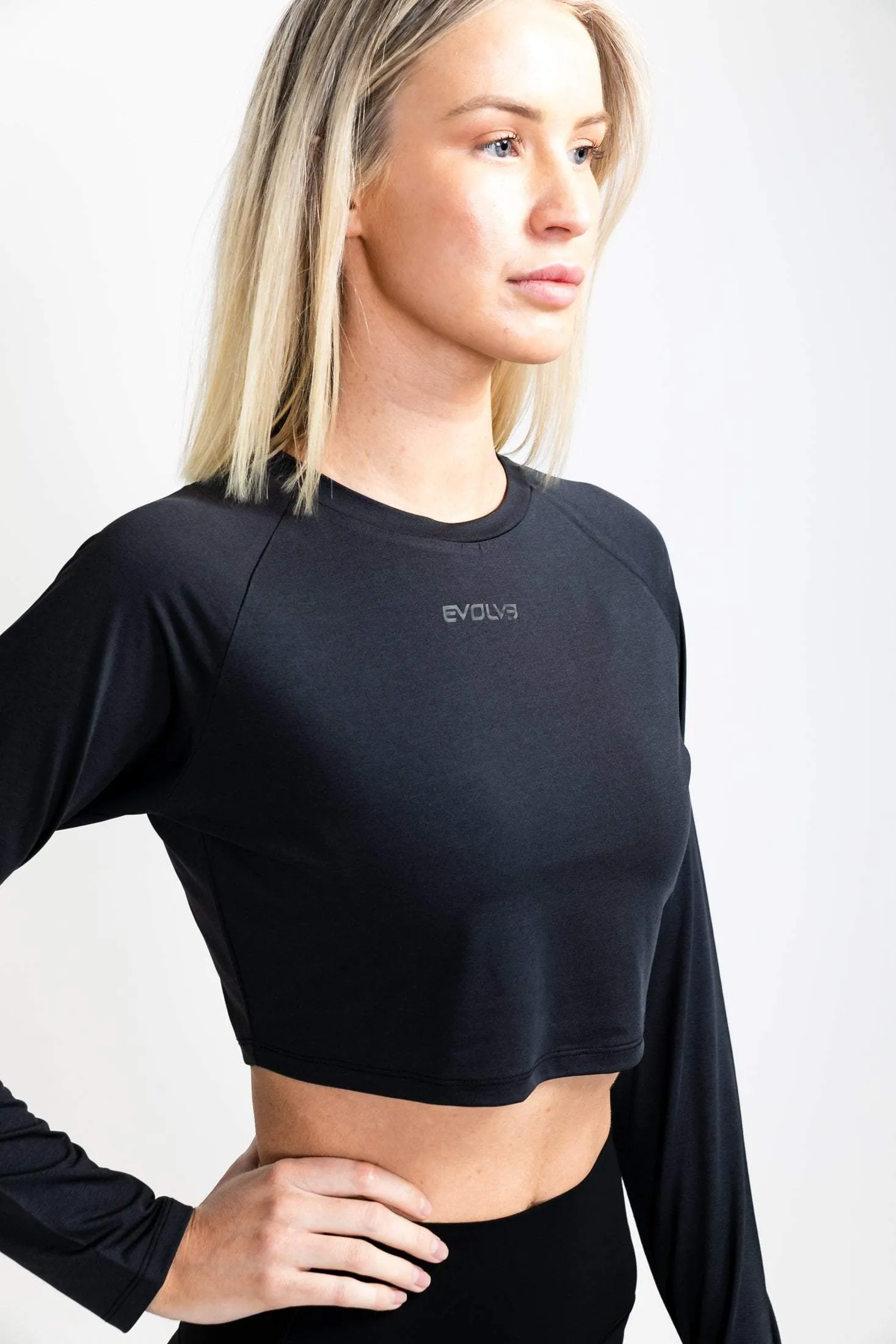 Performance Long Sleeve Crop - Black
