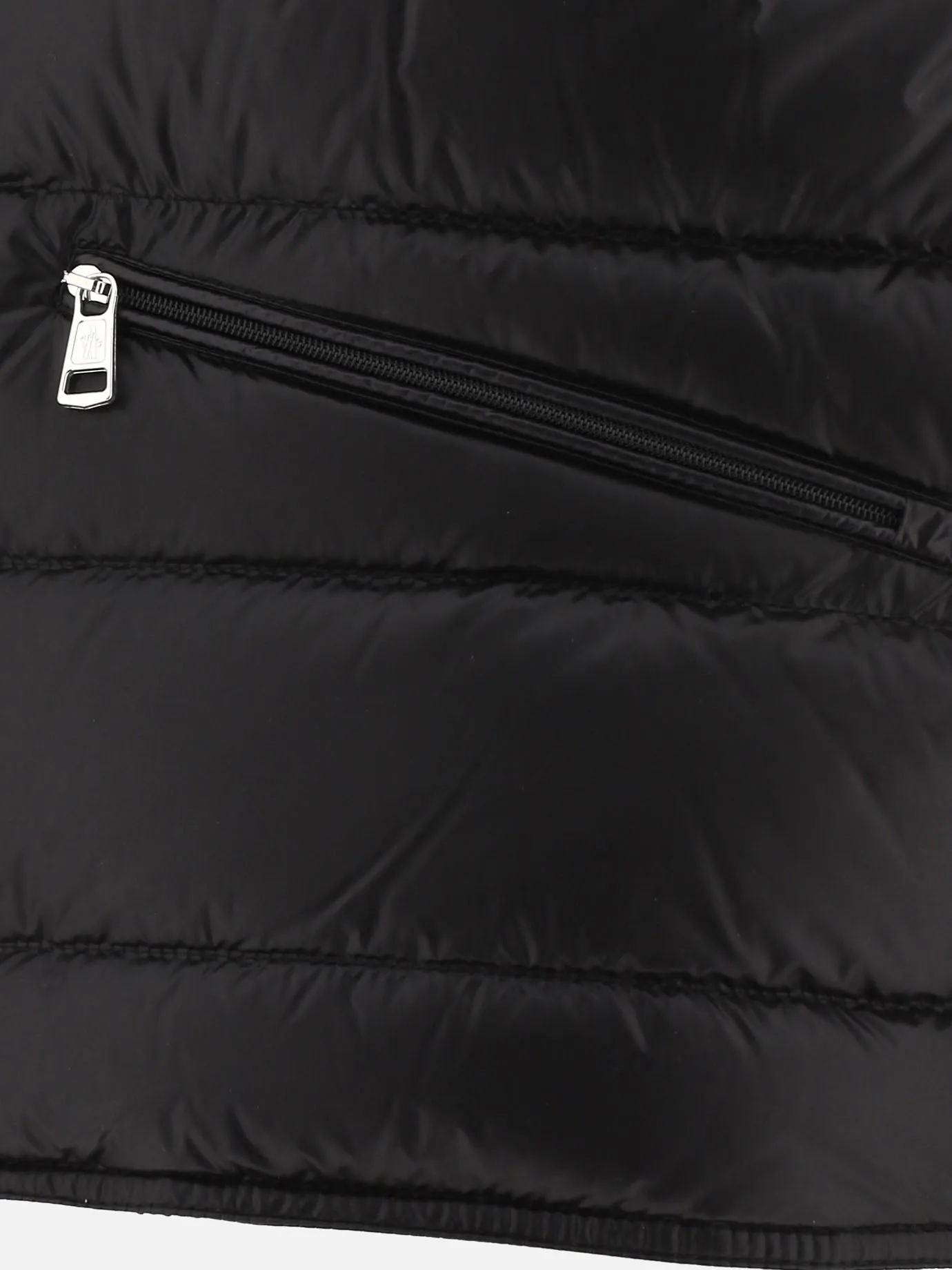 "Gui" down gilet