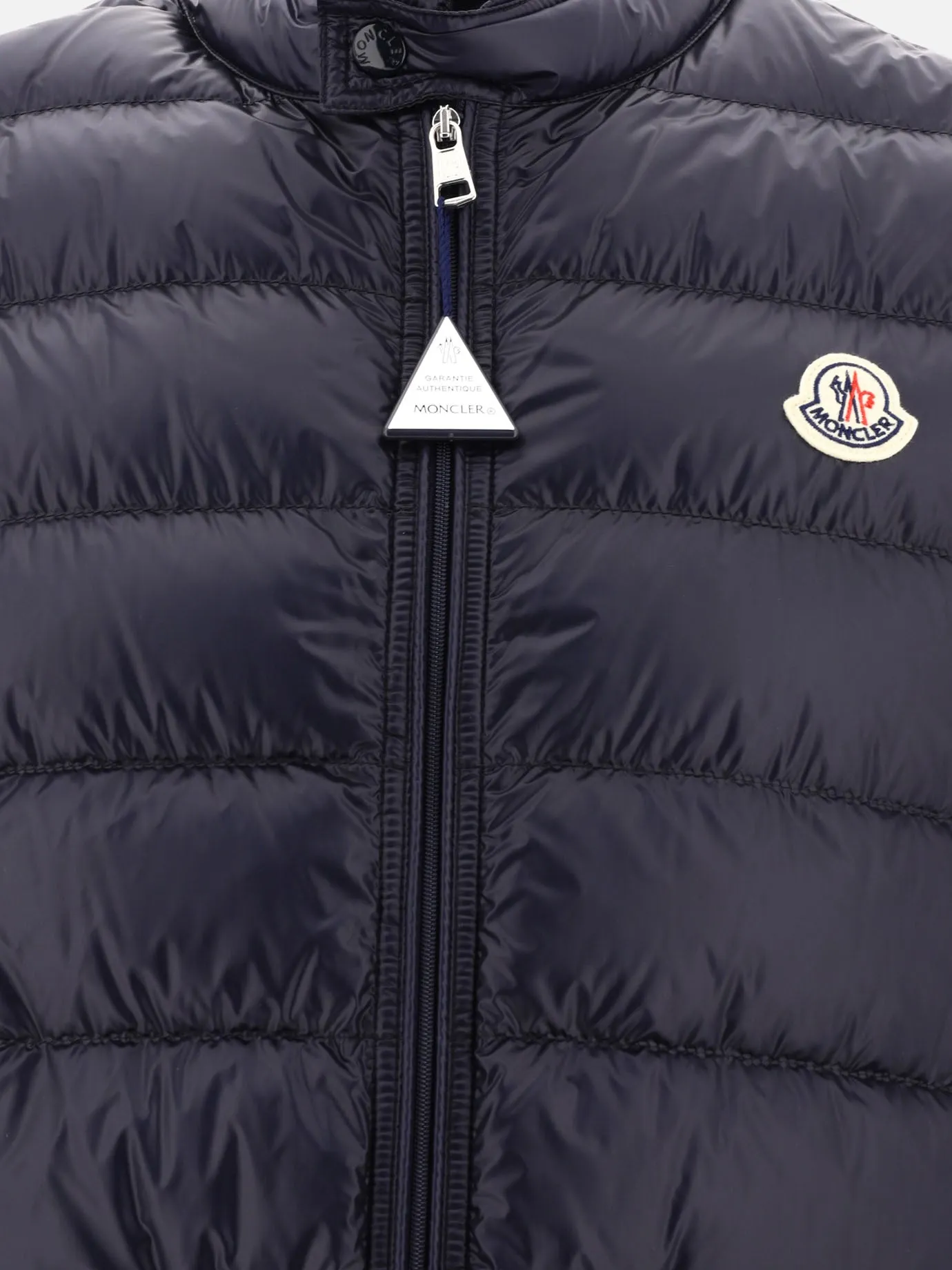 "Gui" down gilet