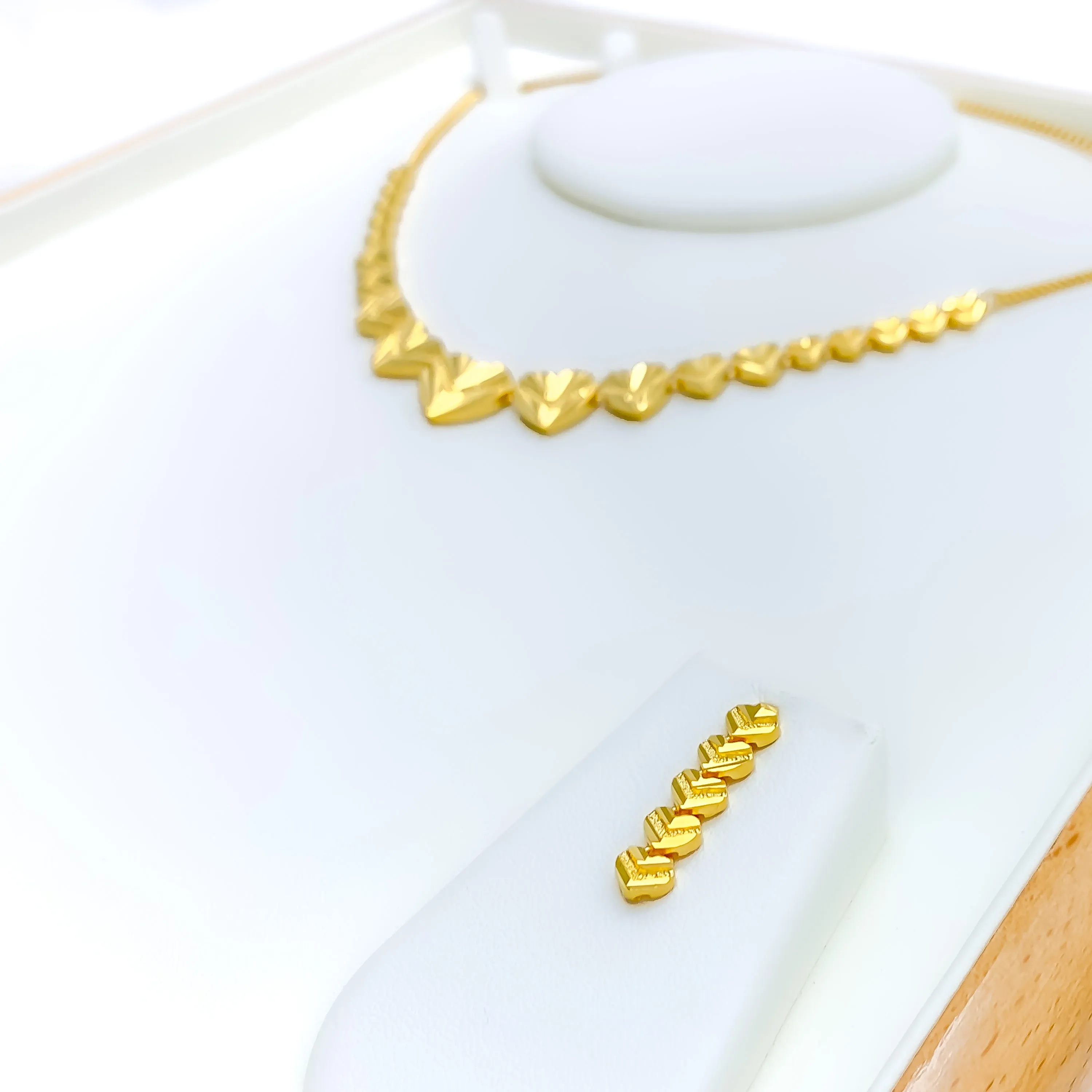Striking Graduating Heart 22K Gold Necklace Set