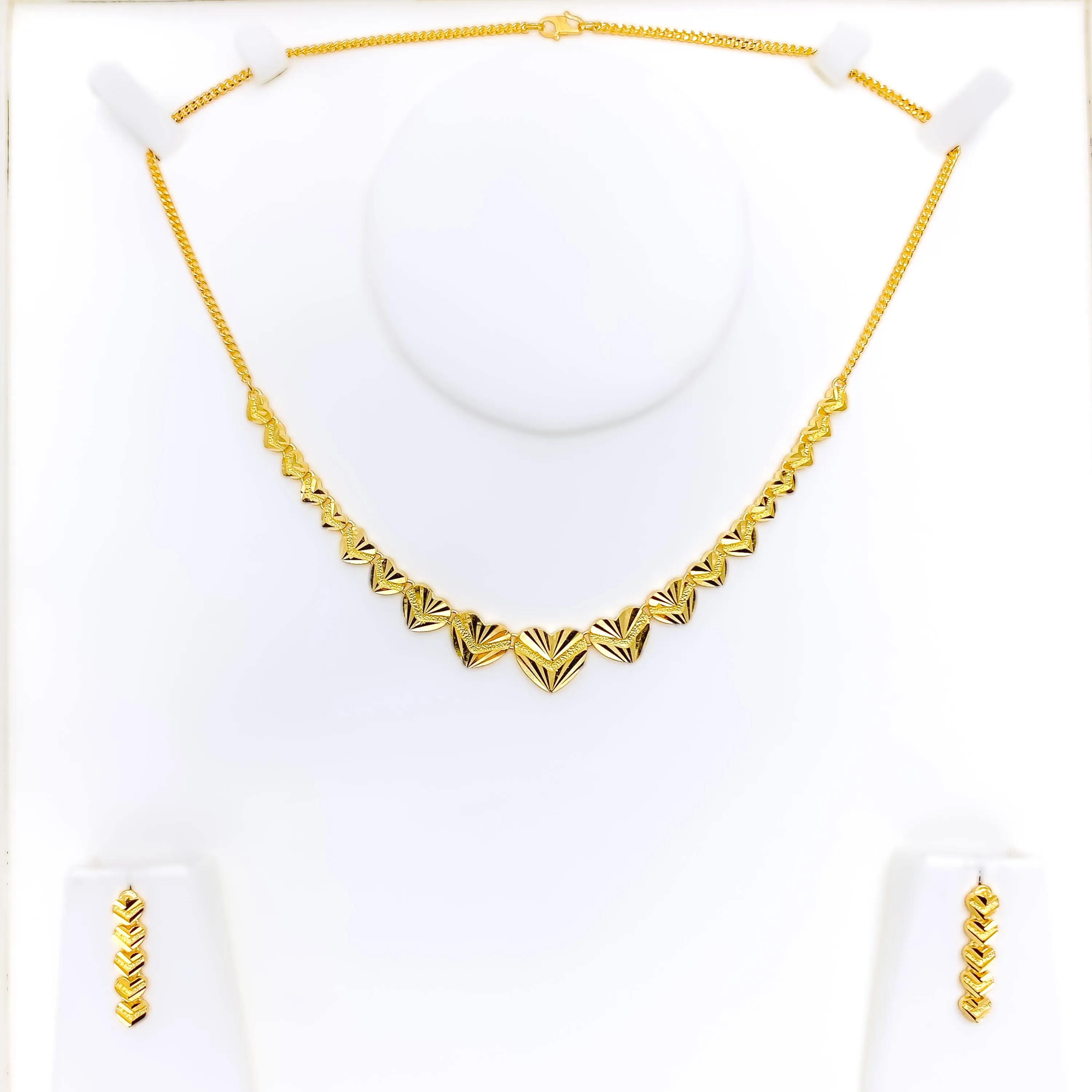 Striking Graduating Heart 22K Gold Necklace Set