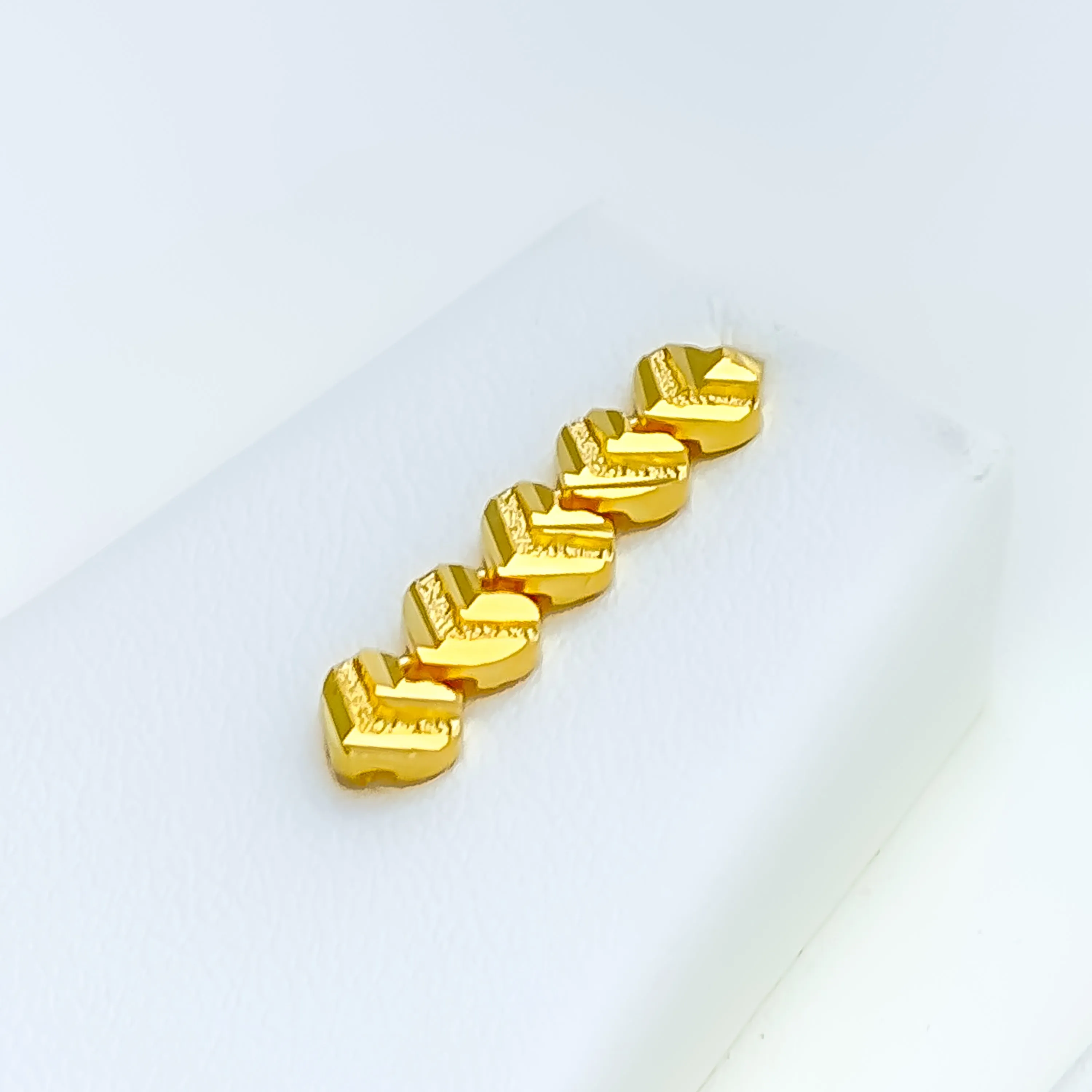 Striking Graduating Heart 22K Gold Necklace Set