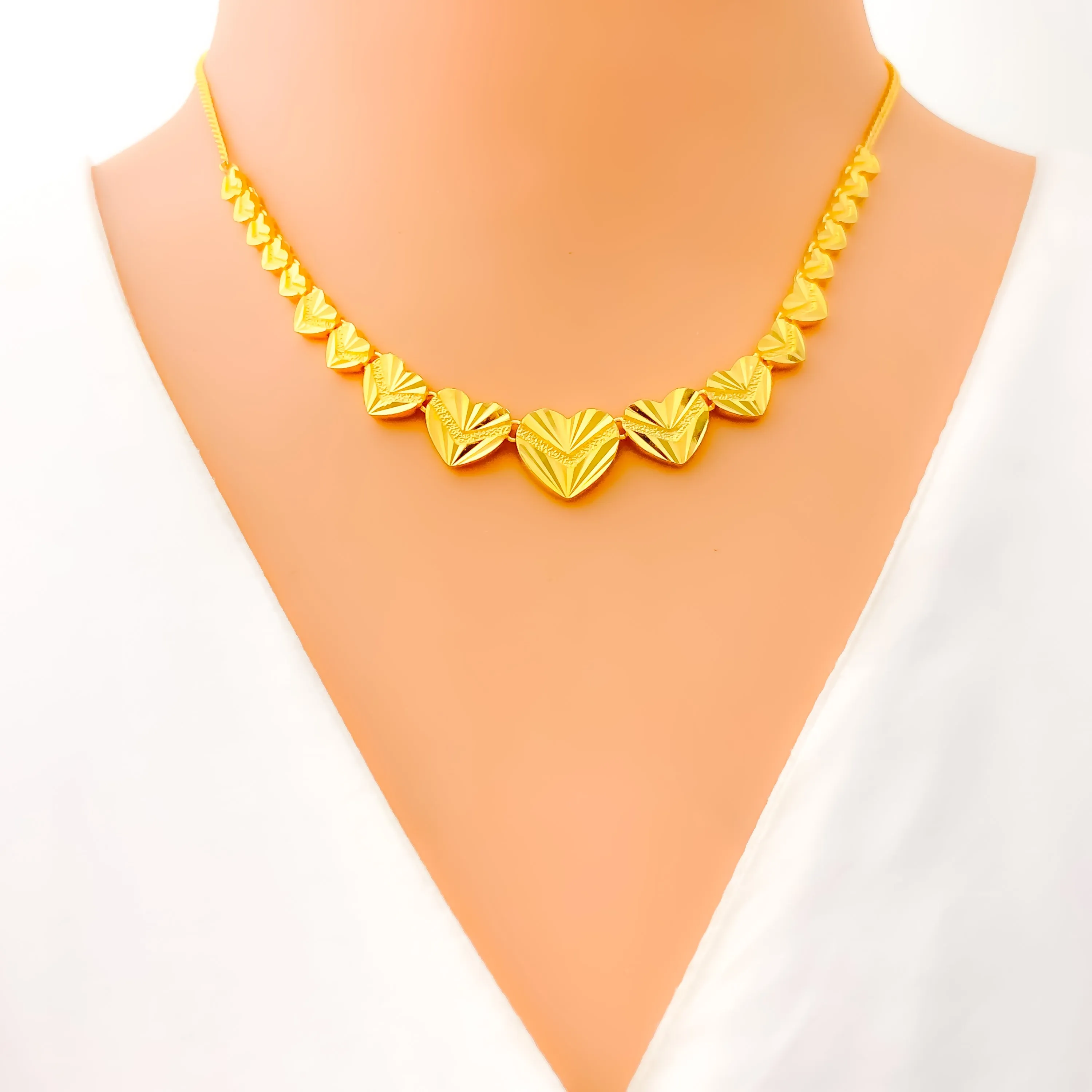 Striking Graduating Heart 22K Gold Necklace Set
