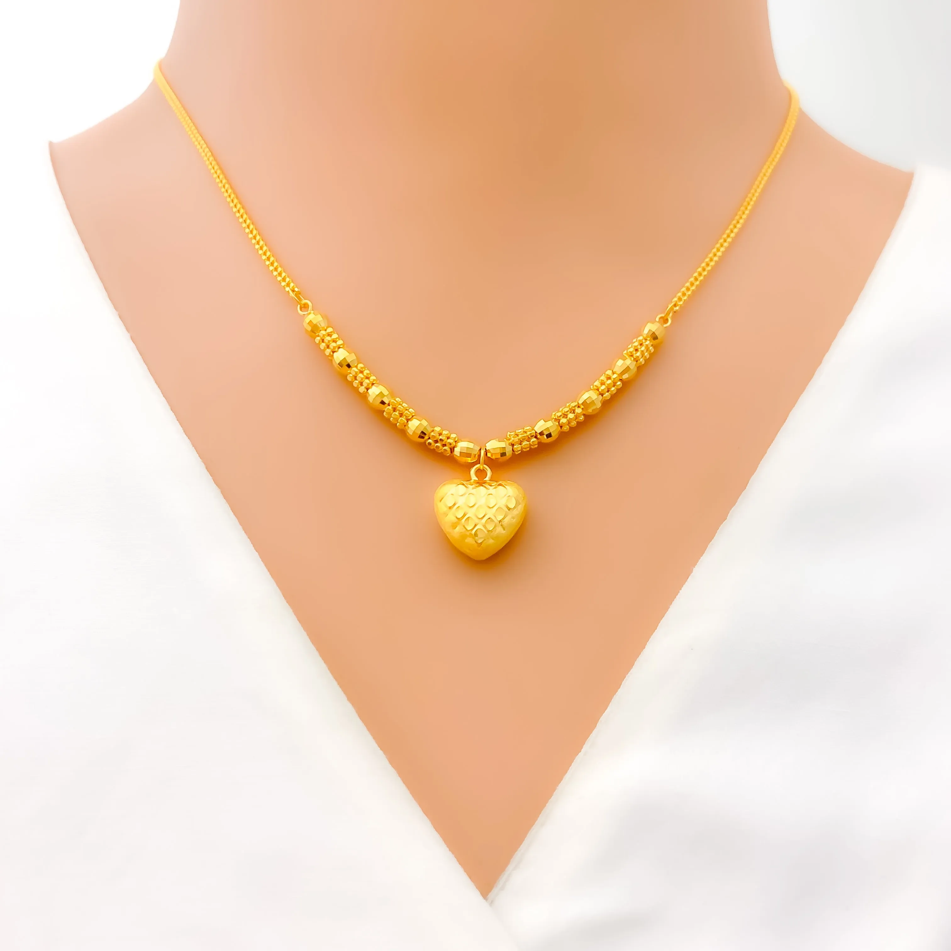 Timeless Beautiful Faceted Heart 22K Gold Necklace Set
