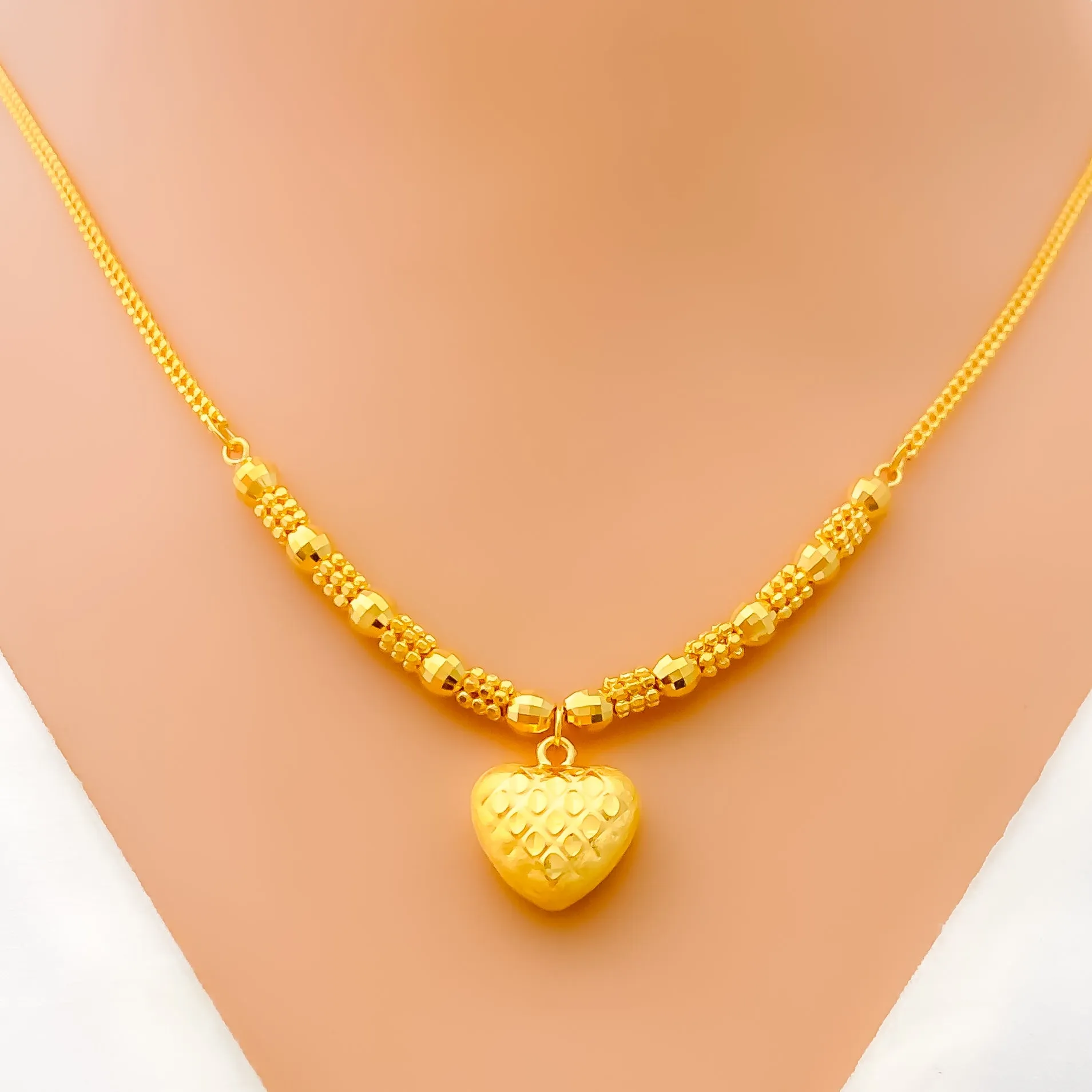Timeless Beautiful Faceted Heart 22K Gold Necklace Set